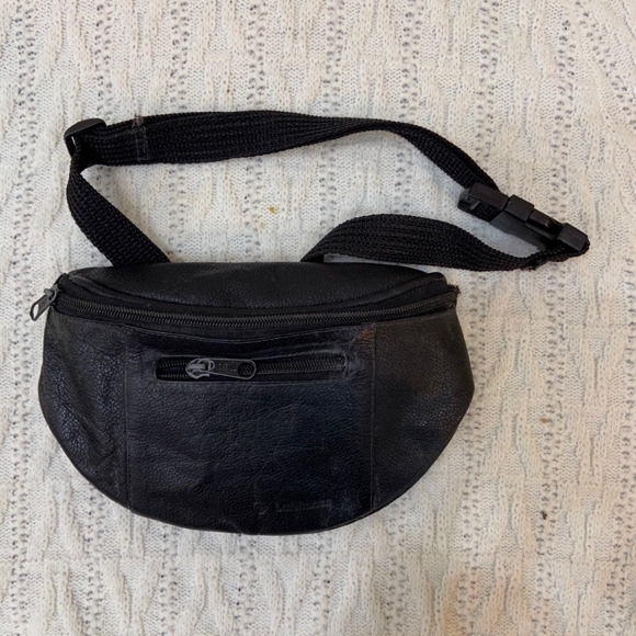 Lufthansa First Class, Black Leather Fanny Pack - Picture 7 of 10